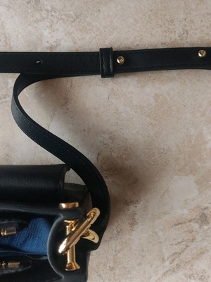 Τσαντάκι γυναικείο Tommy Hilfiger μεταχειρισμένο, μαύρο, χιαστί