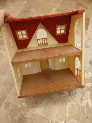 Sylvanian Families The Country House with Red Roof like new