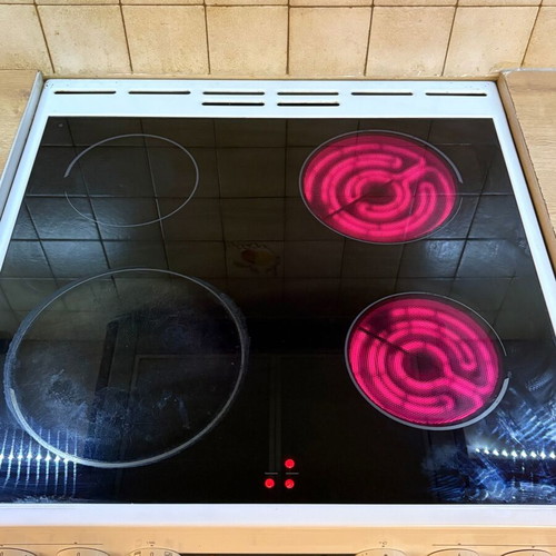 Korting kitchen stove with ceramic hobs and oven, 60cm