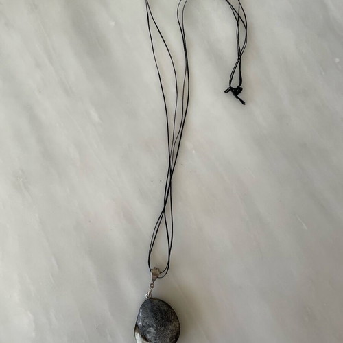 Necklace set like new in gray-black shades, two pieces