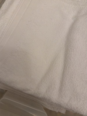 White cotton body towels like new, pack of 8, 1.35x0.68m
