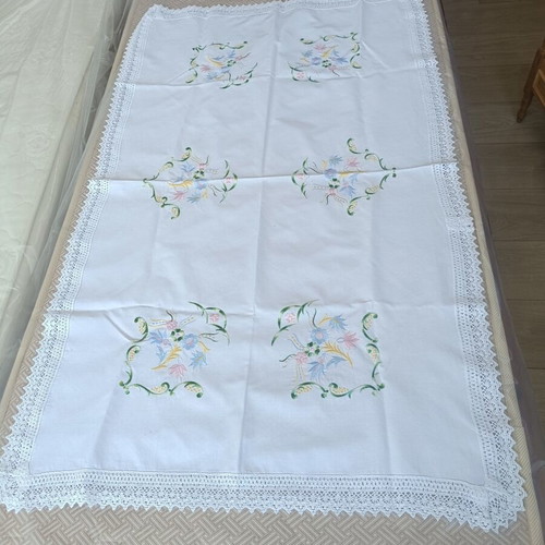 Vintage embroidered tablecloth 1.35×0.83m used, colorful floral design