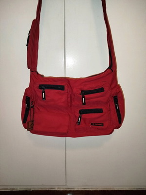Diplomat shoulder bag red like new