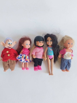 Dolls like new, set of five