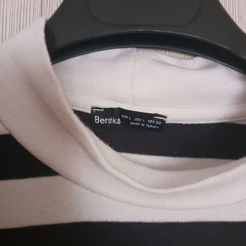 Bershka blouse L used, white and blue