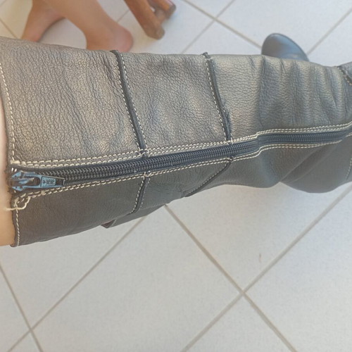Vintage leather knee-high boots size 38, like new