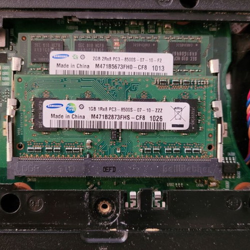 Toshiba Satellite C650D-11G laptop used, for repair or spare parts