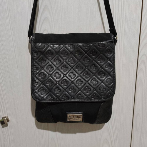 Guess crossbody bag like new