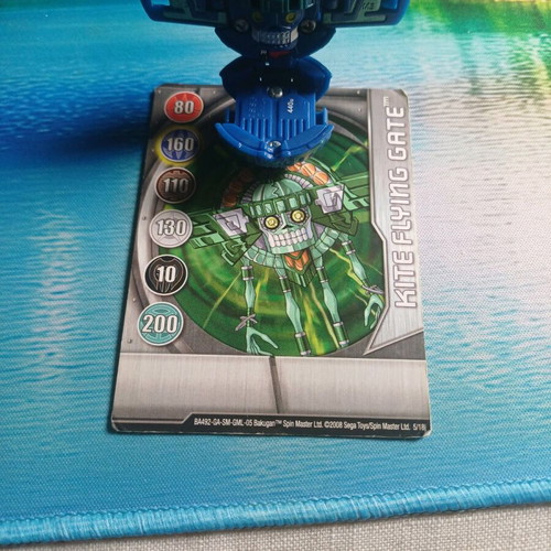 Bakugan figure set used with battle cards Aquos El Condor and Pyrus Aranaut