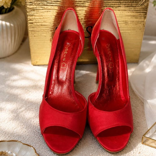 Red satin peep-toe stilettos size 37 like new