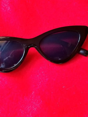 Black sunglasses slightly used