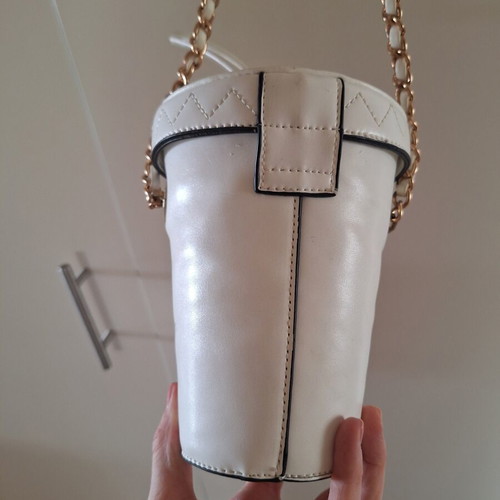 Moschino shoulder bag like new with straw, white and red
