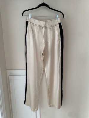 Satin Zara παντελόνι μέγεθος S, σαν καινούργιο, εκρού και μαύρο