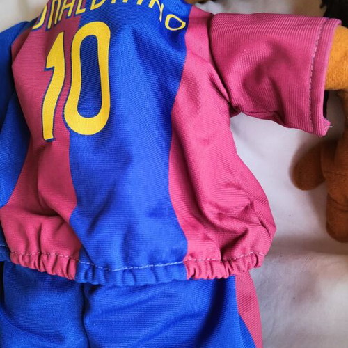 Ronaldinho Barcelona plush doll like new, 60 cm height