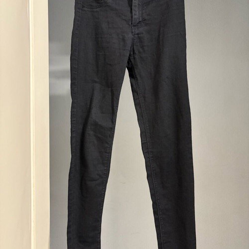 Black skinny jeans used, size S