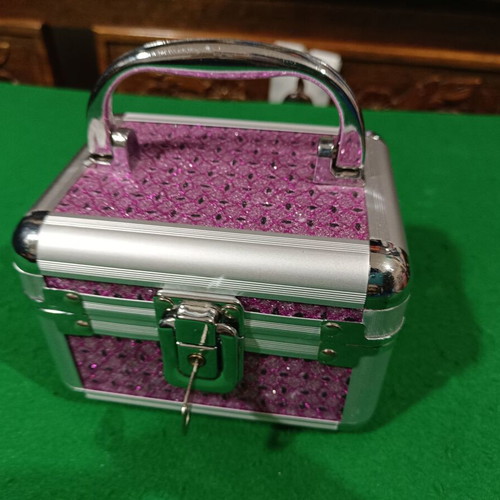 Jewelry box with lock in excellent condition