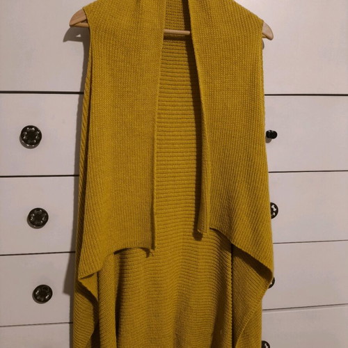 Knitted sleeveless cardigan one size mustard new