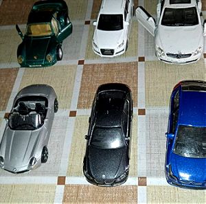 Παιχνίδια Αυτοκίνητακια μινιατούρες κλίμακα 1/43 BURAGO 5 τεμάχια και 1 Maisto πωλούνται πακετο μόνο όλα μαζί 15 ευρώ.Η λευκή Μερσεντές είναι σε κλίμακα 1/32.