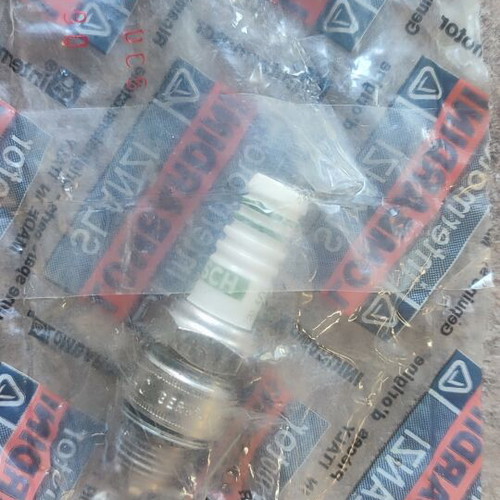 Bosch spark plug new in packaging