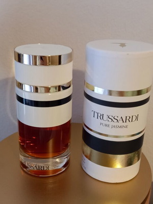 Trussardi Pure Jasmine Eau de Parfum 90ml μεταχειρισμένο, περίπου μισό