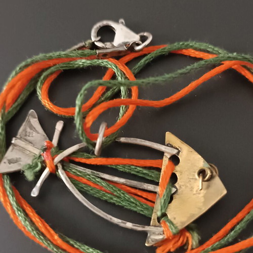Silver necklace 925 with fish and threads, like new