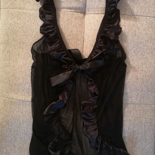 Baby doll black like new, size Small-Medium with elasticity