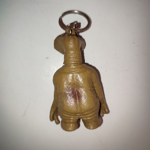 E.T. alien keychain used