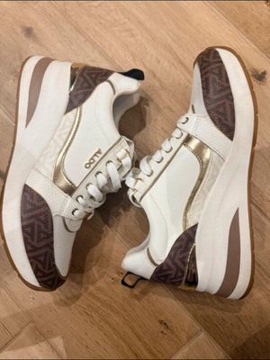 Aldo sneakers like new, size 38, white and beige