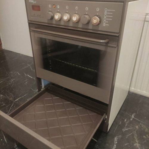 Pitsos electric oven with ceramic hobs used