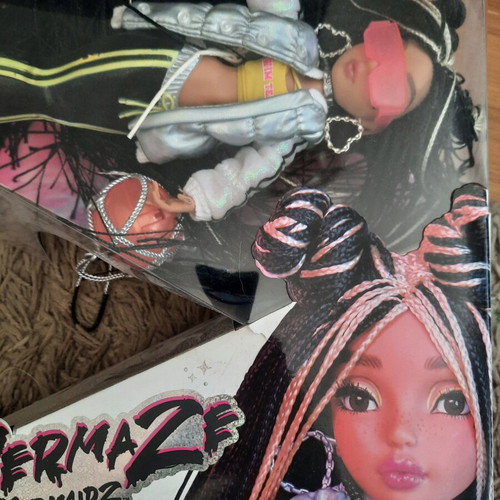 Mermaze Mermaidz Jordie Mermaid Doll Series 1, complete set with box