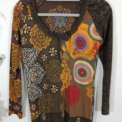 Desigual long-sleeve top with geisha print like new, multicolor