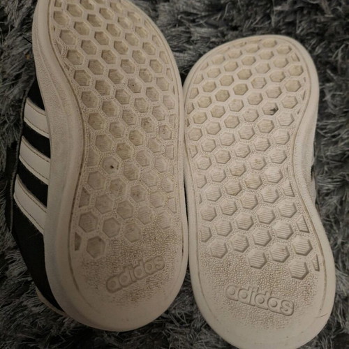Addidas kids shoes used in good condition