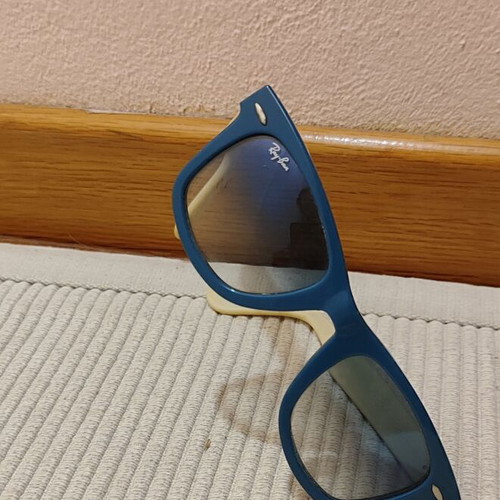 Ray-Ban Original Wayfarer RB2140 sunglasses like new, blue beige