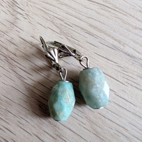 Earrings like new with natural stones