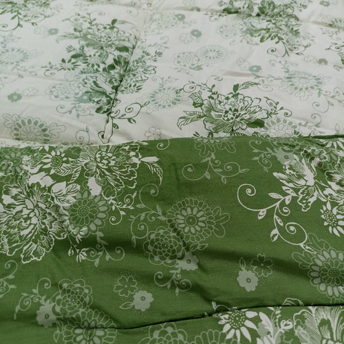 Double quilt new with 2 pillowcases, two-sided cotton satin