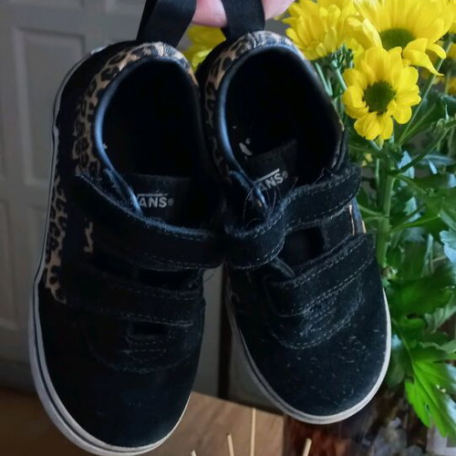 Vans kids shoes used leopard pattern in good condition
