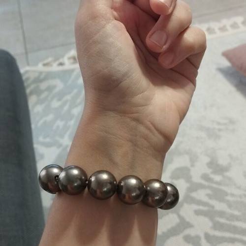 Elastic bracelet with large beads in anthracite metallic gray, like new