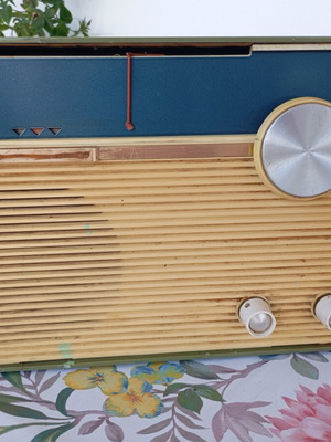 Vintage Philips radio model B3X06T used, decorative 1960s