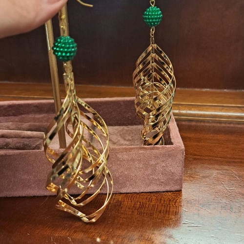 Earring and bracelet set like new, gold color with green bead