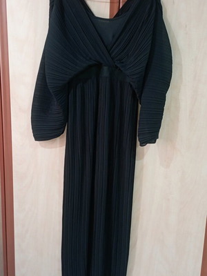 Black pleated maxi dress like new