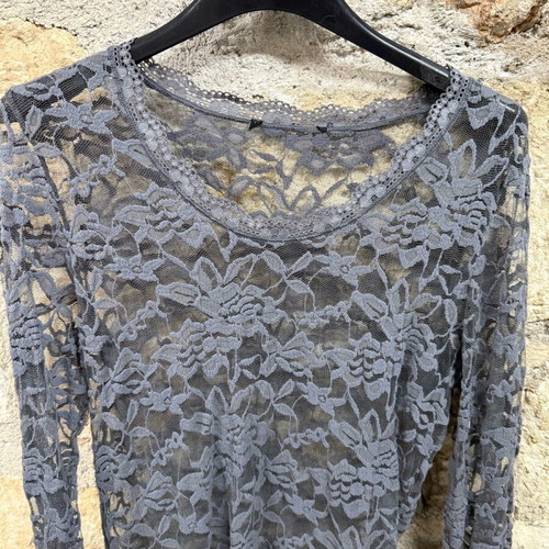 Top one size with lace like new, gray