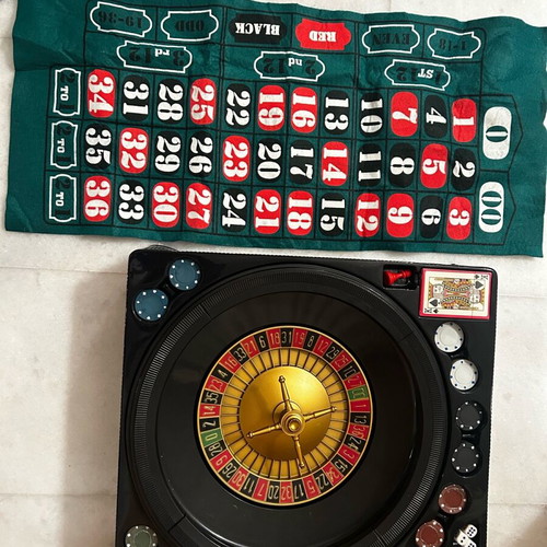 Casino Roulette Set with Wheel, Chips and Table Mat like new