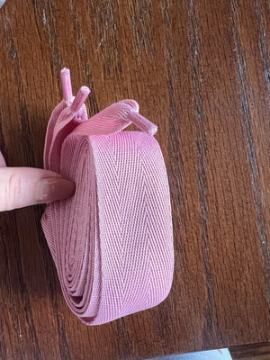 Lelli Kelly wide shoelaces new, pink