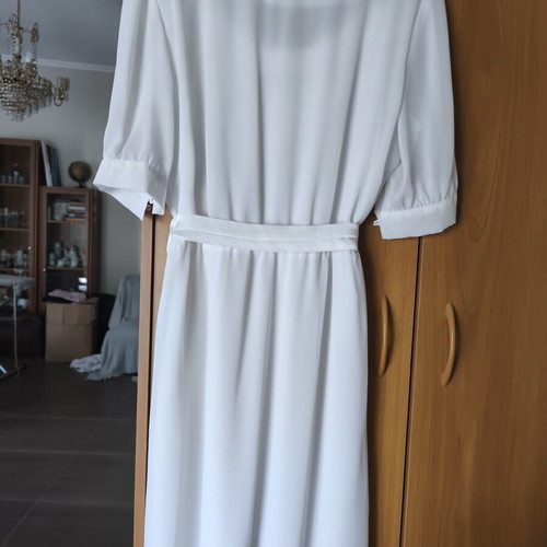 Vintage white dress like new with back design
