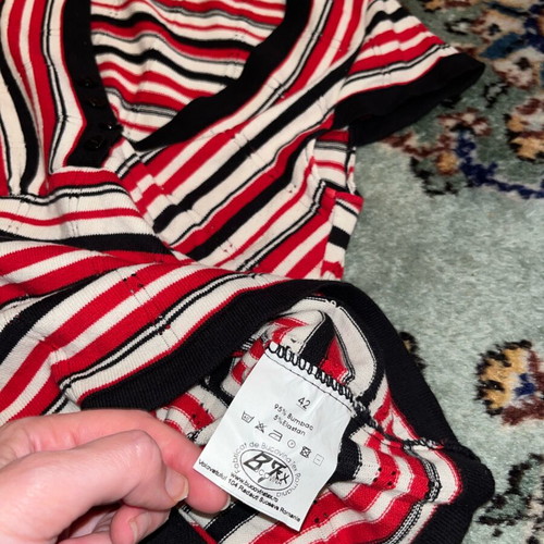 Y2K top M/38 like new, black and red