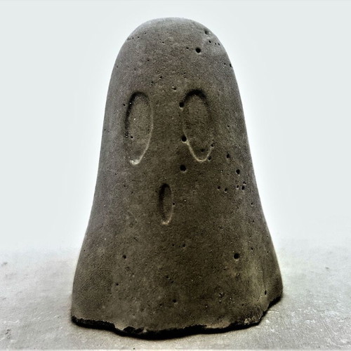 Set of 4 handmade cement ghost decorations