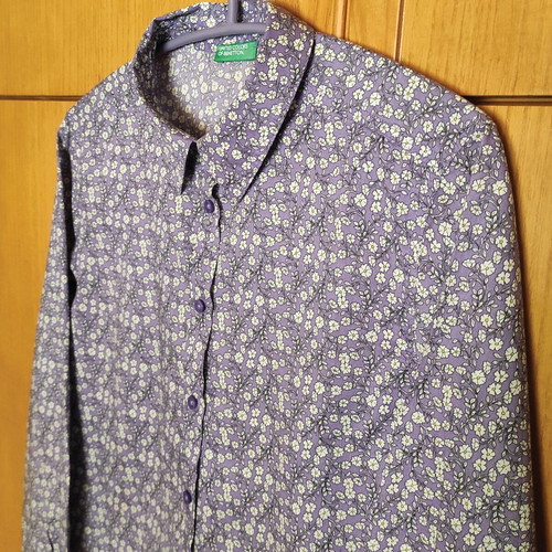 Benetton floral shirt XXS like new, blue cotton
