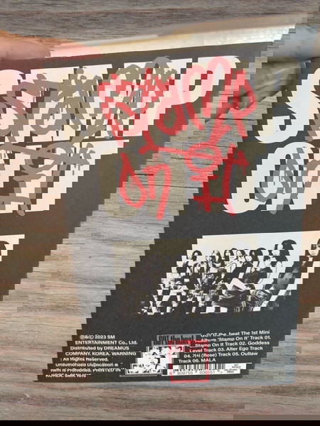GOT the beat – Stamp On It (Black Ver.) 1st Mini Album