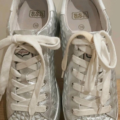 Γυναικεία Platform Sneakers Ash Νο 39 δερμάτινα σε ασημί μεταλλικό χρώμα σαν καινούργια