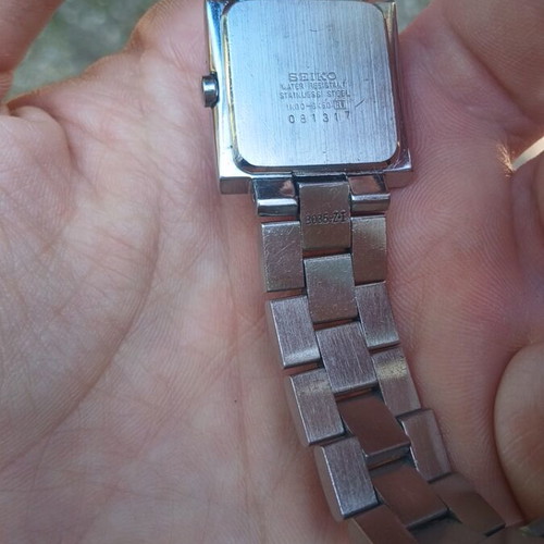 Seiko 1N00-6K50 wristwatch like new, silver, women's